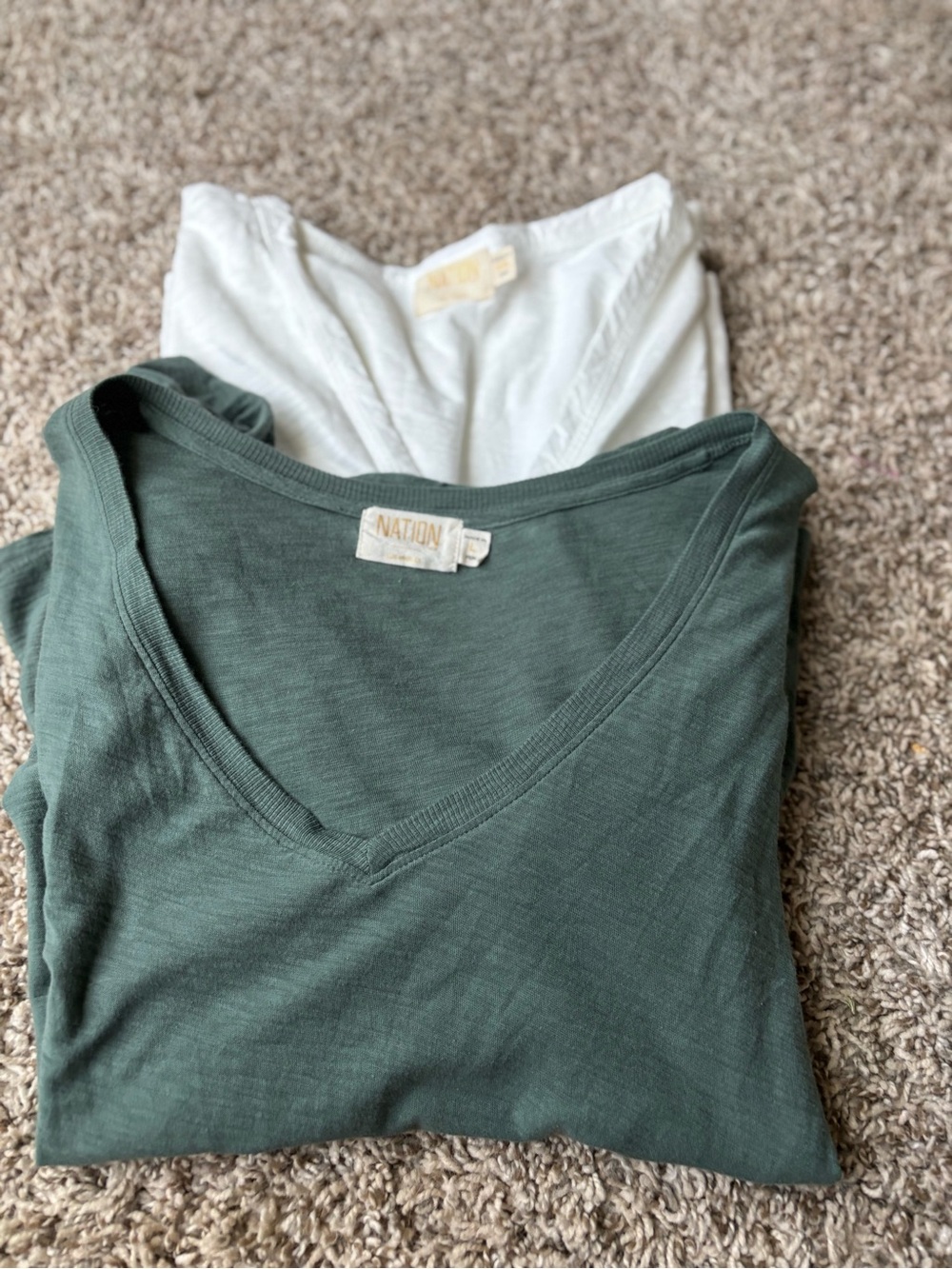 Nation Los Angeles LTD Celine Puff Sleeve V-Neck Top Teal and white l - Picture 2 of 4
